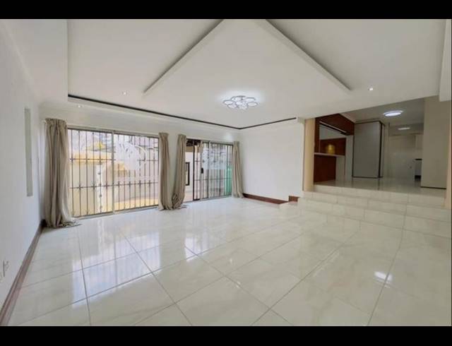 4 BEDROOM HOUSE FOR SALE IN MULBARTON